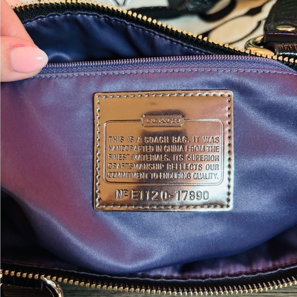 Coach Poppy Tote - Picture 10 of 12